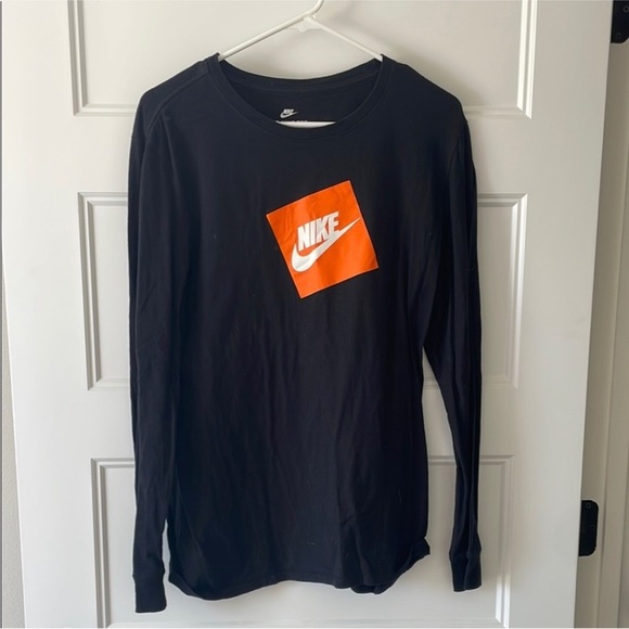Nike Size Medium Black Long-Sleeve Shirt. - Picture 5 of 5